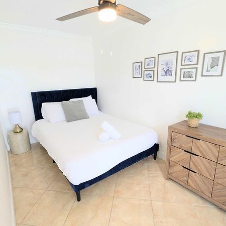 Stunning Lake-Front Villa With Pool & Spa Pembroke Pines Eksteriør bilde