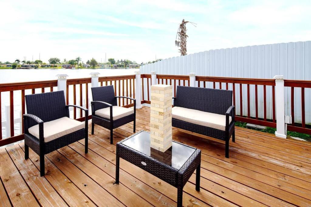 Stunning Lake-Front Villa With Pool & Spa Pembroke Pines Eksteriør bilde